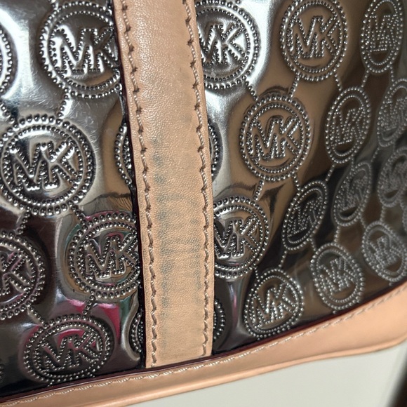 Michael Kors Silver monogram tote Bag - Picture 4 of 7